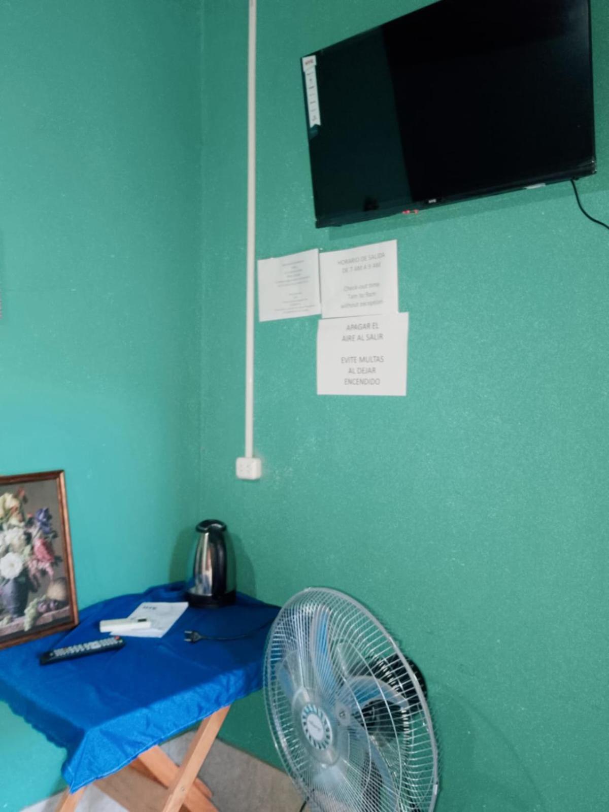 Hostel Loli Puerto Iguazú Exteriör bild