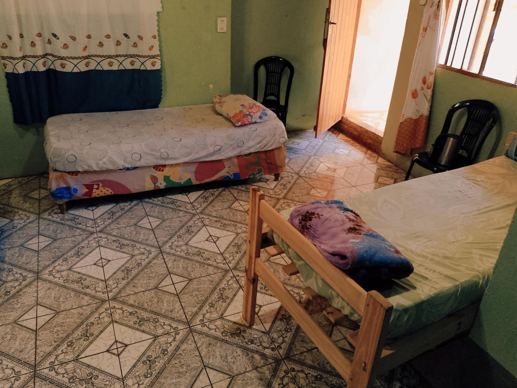 Hostel Loli Puerto Iguazú Exteriör bild